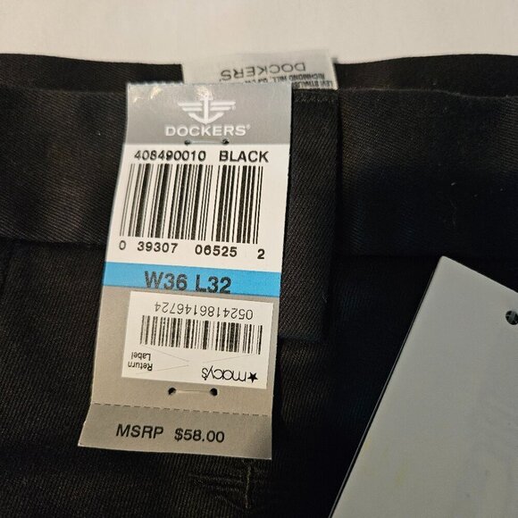 Dockers Signature Khaki Classic Fit Pleated Front Pant - Picture 7 of 8